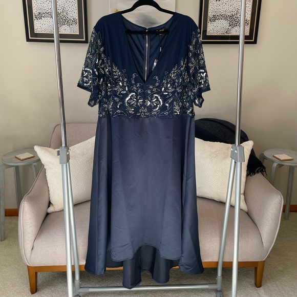 Lovedrobe Luxe (ASOS) Embellished V-Neck Midi Dress (US Size 28) - Picture 5 of 13